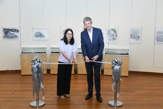(From left) Ribbon-cutting ceremony by Donor and Artist’s Daughter Vivian Chau and UMAG Director Dr Florian Knothe.
